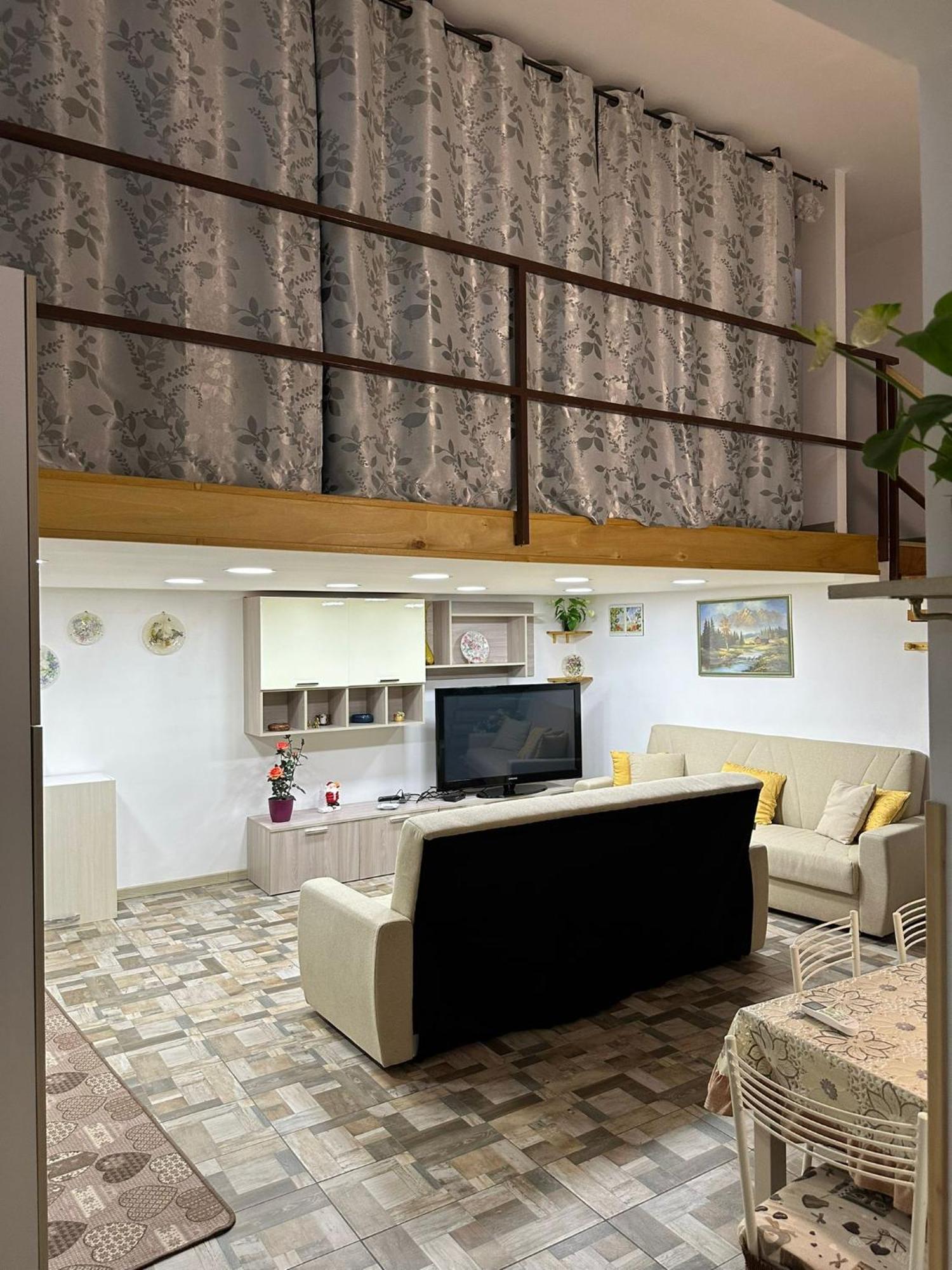 Apartment Family House *